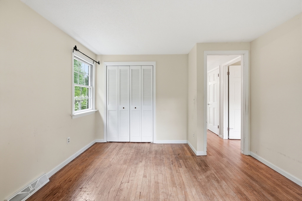 45 Glendale Road Northampton, MA 01062 - Photo 18 of 34