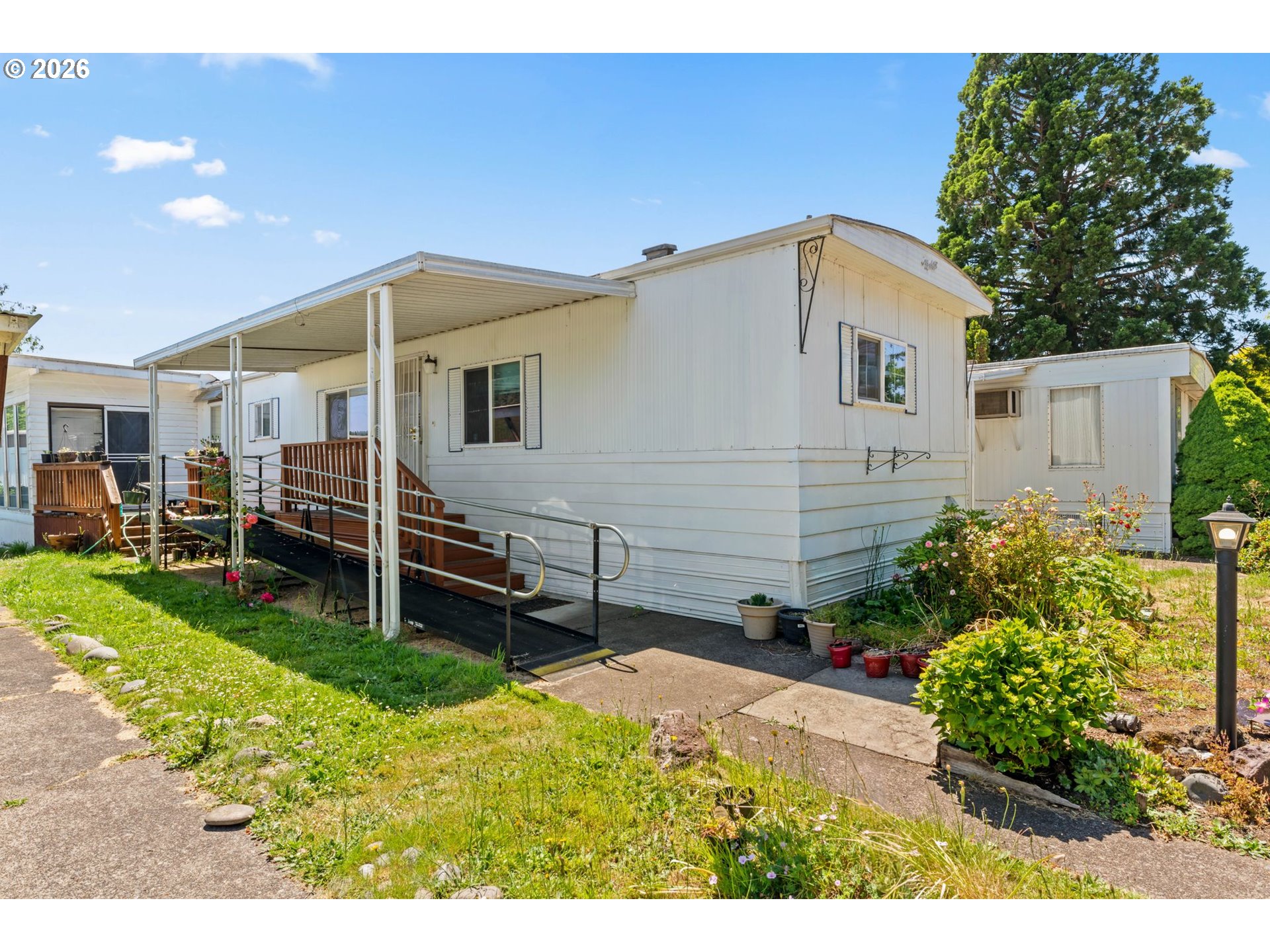 205 South 54th Street, Unit 8 Springfield, OR 97478 - Photo 1 of 19
