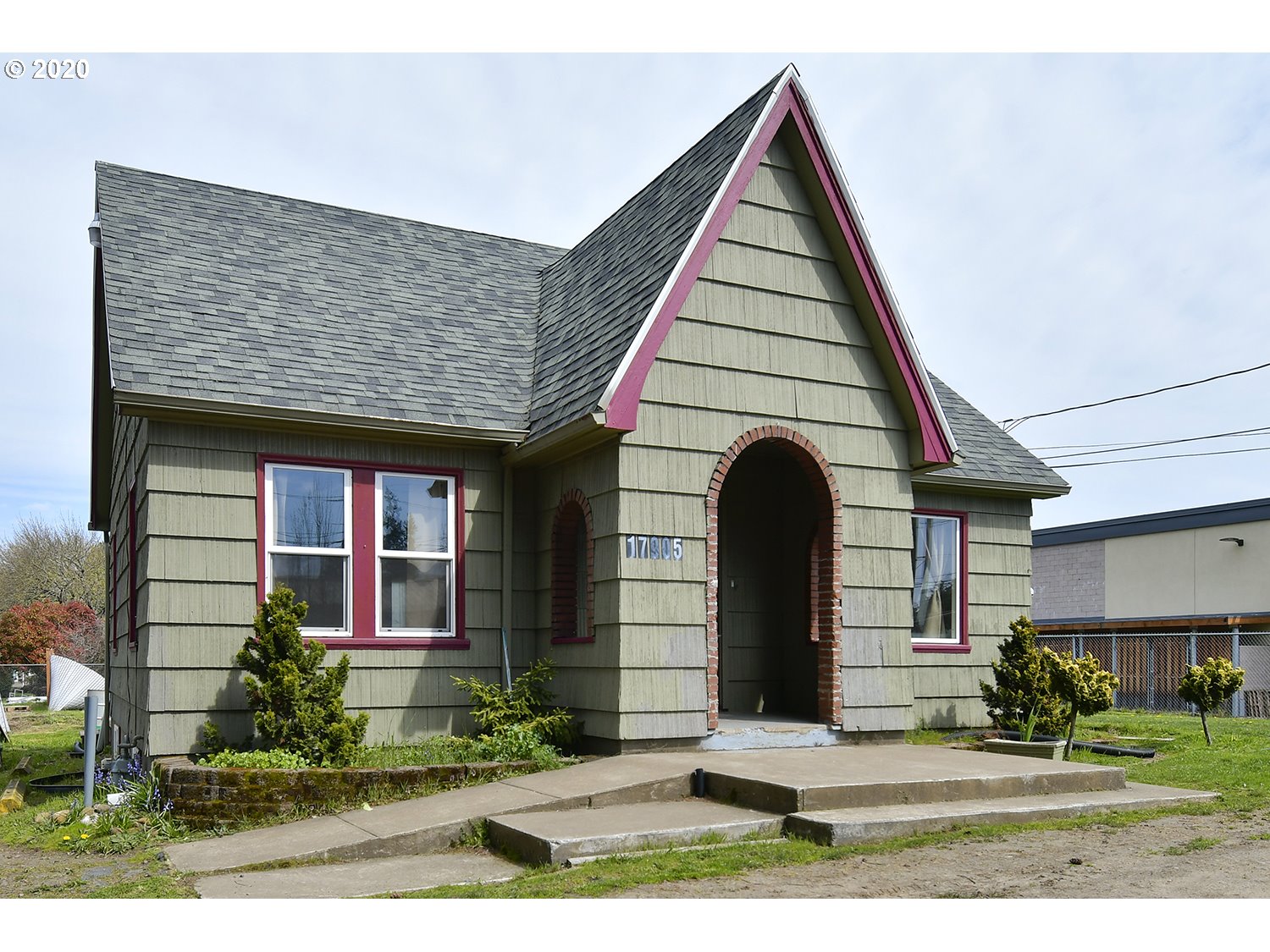 17905 Northeast Glisan St