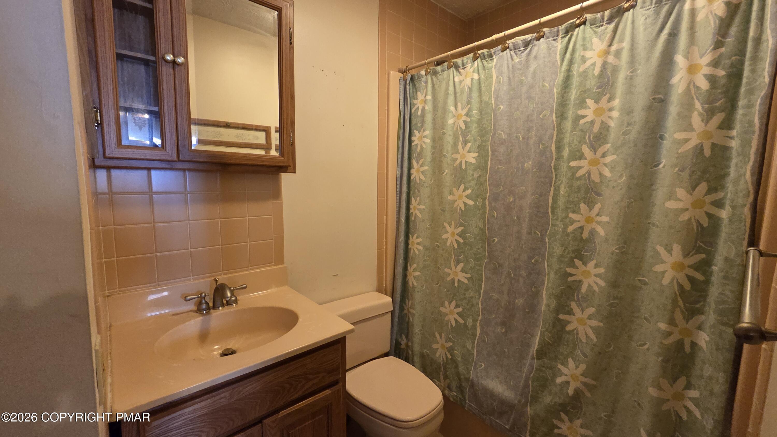 7531 Crest View Drive Tobyhanna, PA 18466 - Photo 27 of 45 bathroom 1