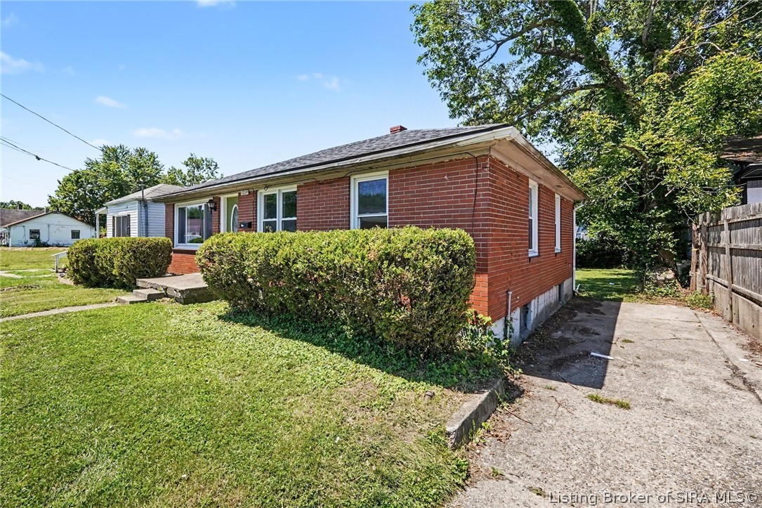 1219 Bono Road New Albany, IN 47150 - Photo 3 of 25