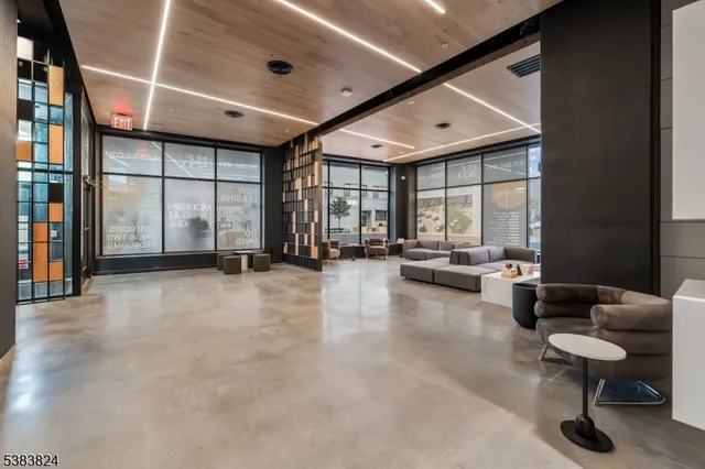 $2,125 | 431 Dr Martin Luther King Jr Boulevard, Unit 516, East Orange, NJ 07018