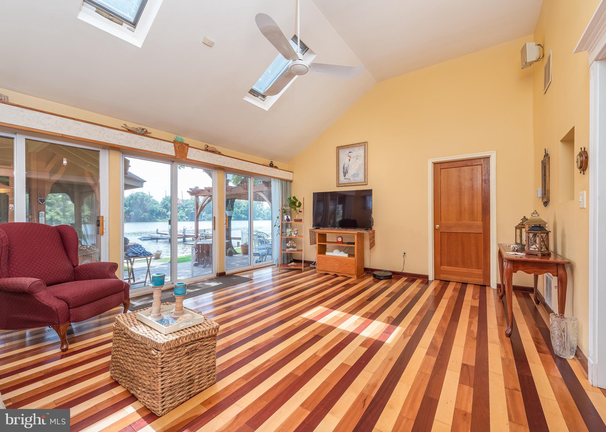 8003 Shore Road Baltimore, MD 21222 - Photo 14 of 46