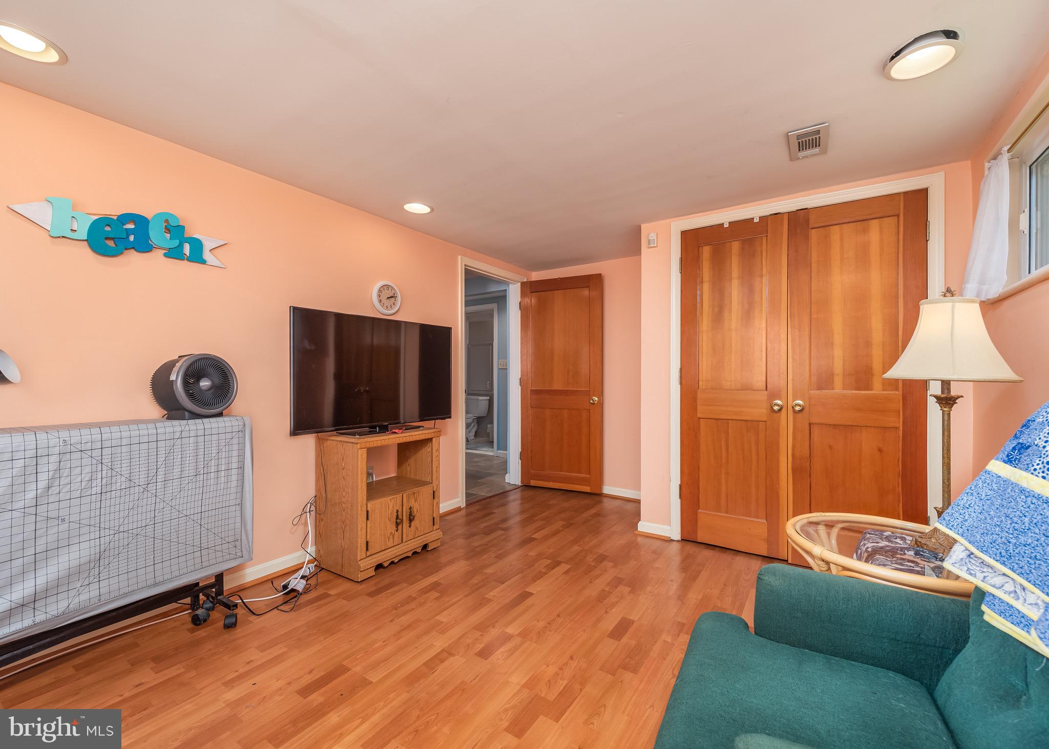 8003 Shore Road Baltimore, MD 21222 - Photo 22 of 46