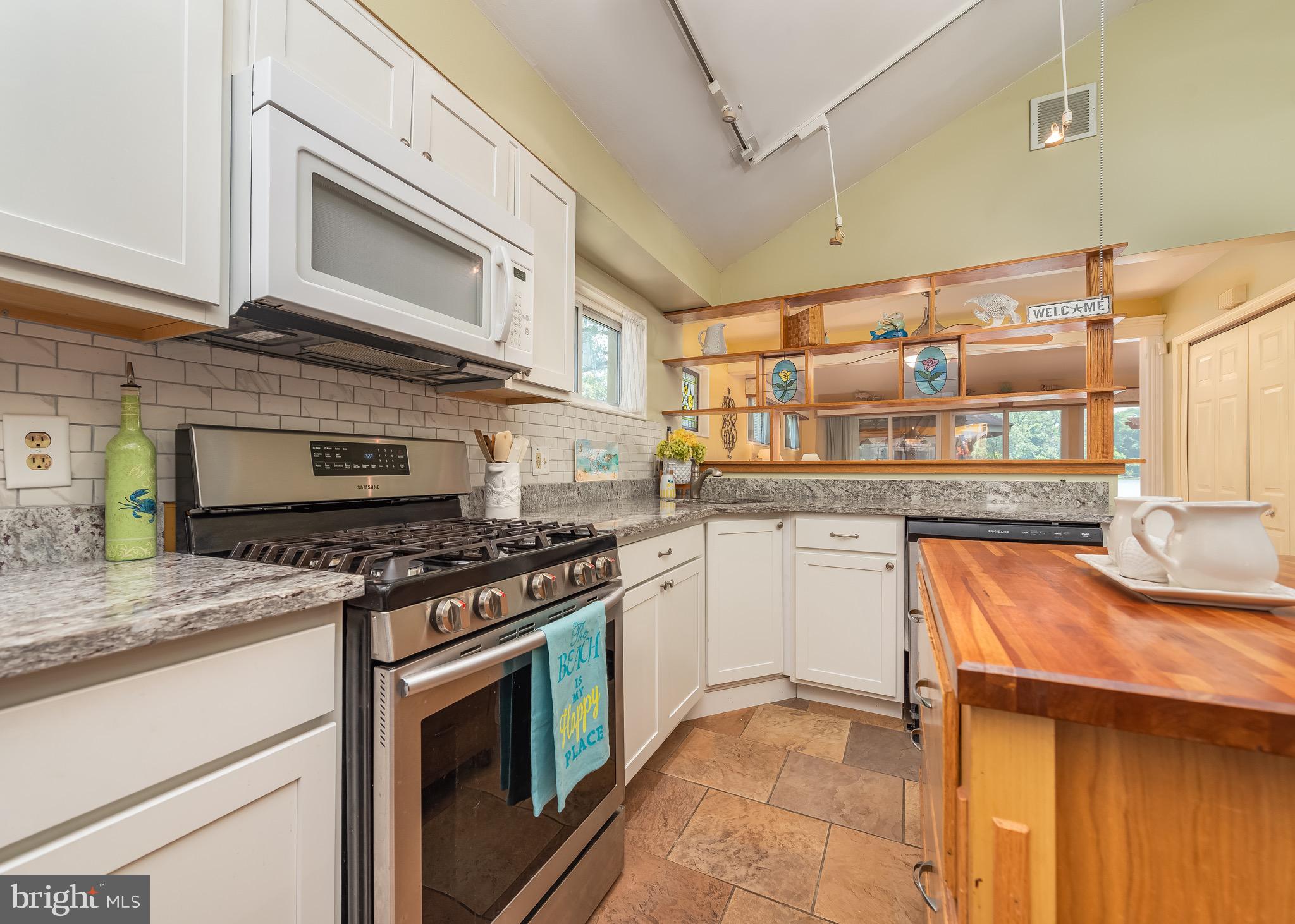 8003 Shore Road Baltimore, MD 21222 - Photo 7 of 46