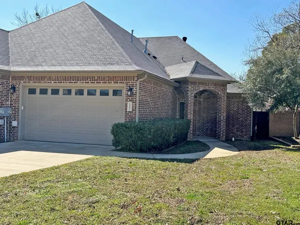 $1,950 | 5401 Briarcove Drive, Tyler, TX 75703