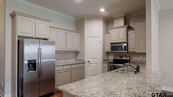 $1,950 | 5401 Briarcove Drive, Tyler, TX 75703