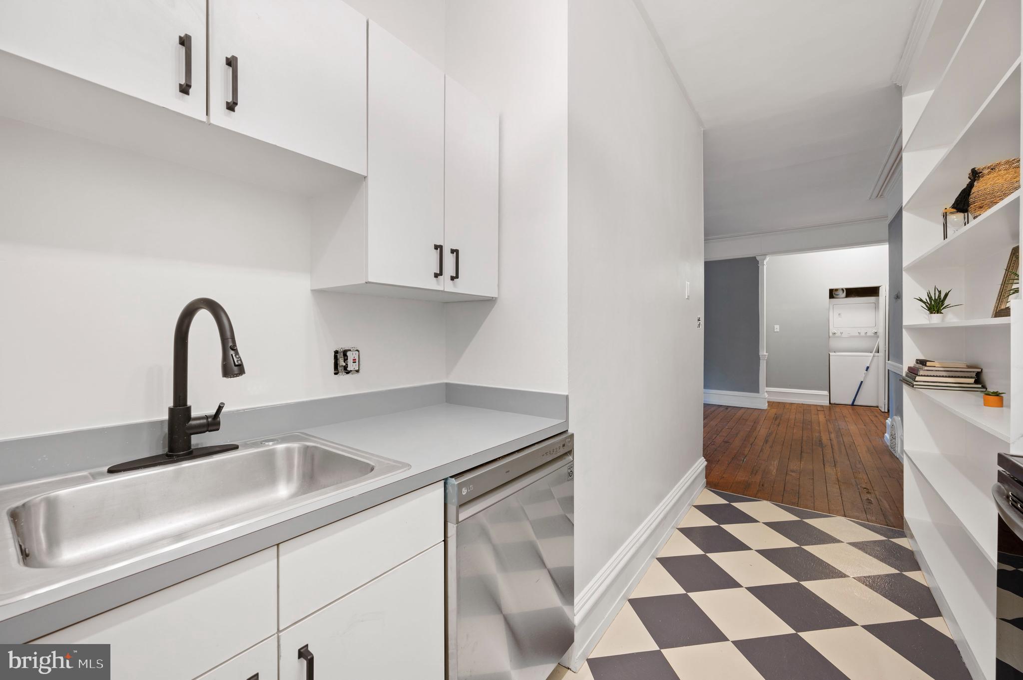 641 North 16th Street, Unit 1R Philadelphia, PA 19130 - Photo 10 of 14