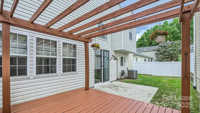 a porch with view of outdoor space
