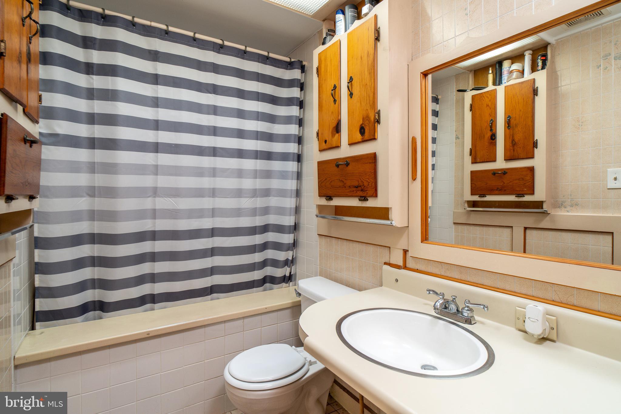 621 Fernhill Road Clearwater Beach, MD 21226 - Photo 19 of 27 Lower Full bathroom