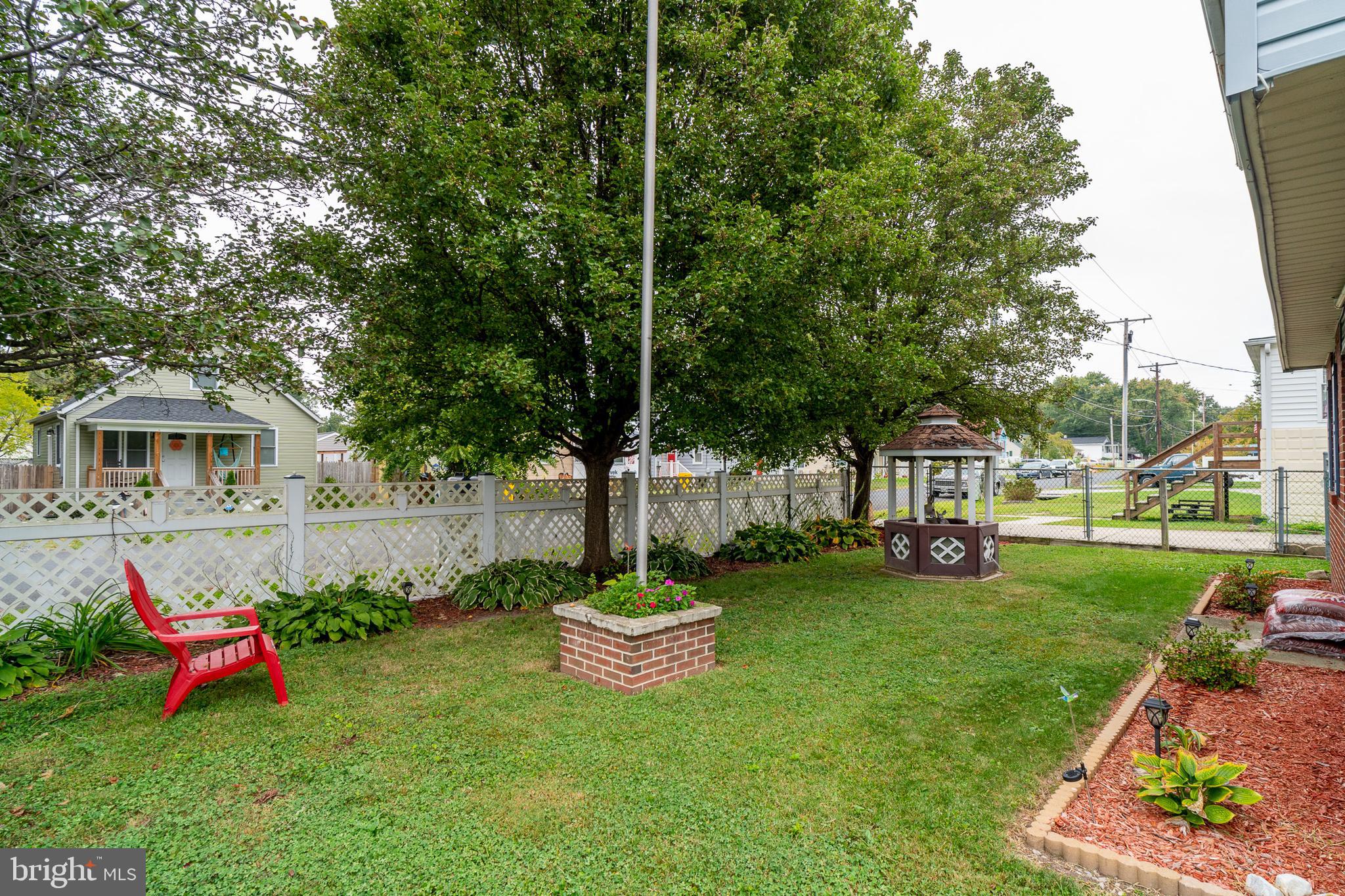 621 Fernhill Road Clearwater Beach, MD 21226 - Photo 23 of 27 Front yard