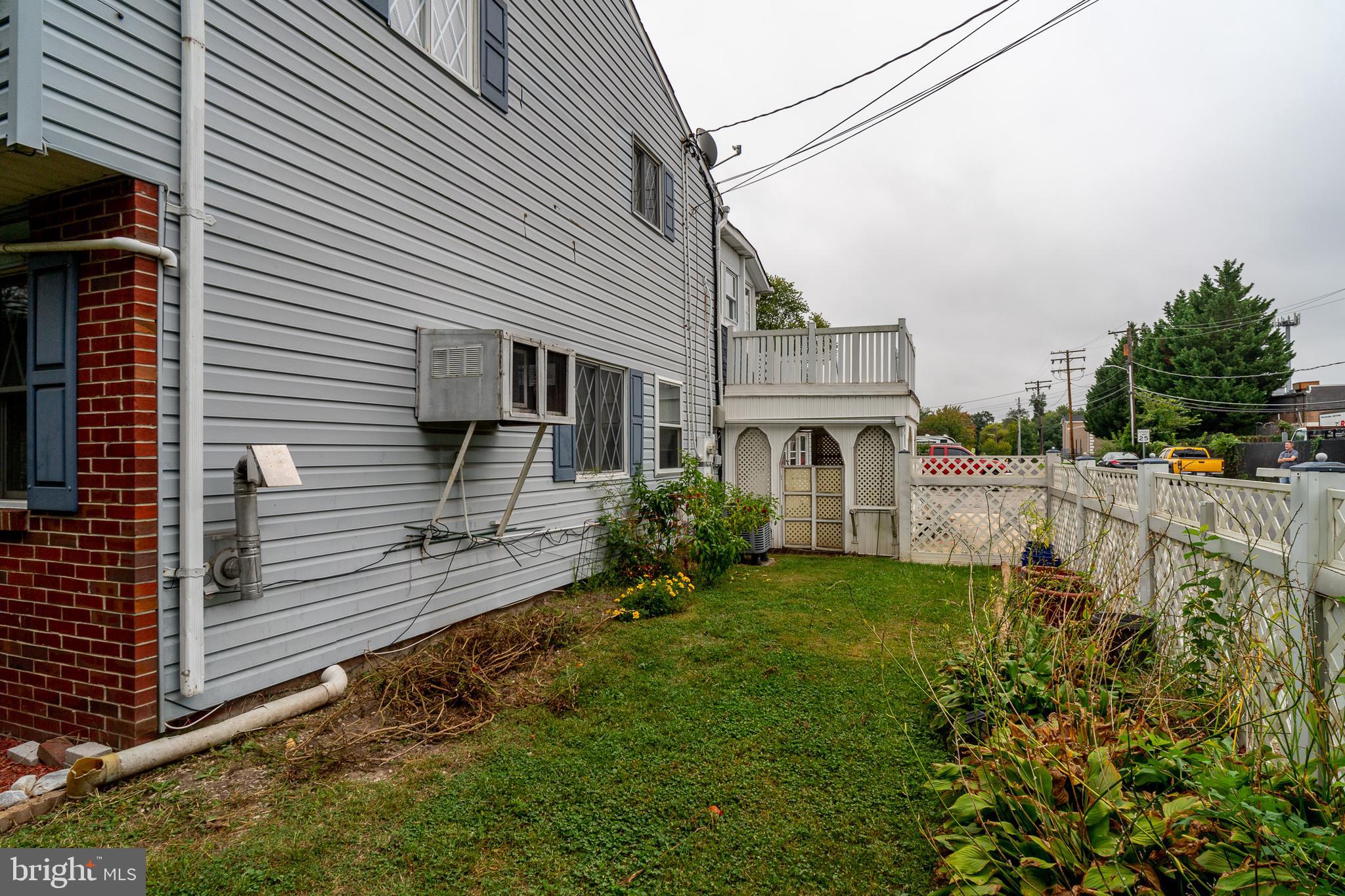 621 Fernhill Road Clearwater Beach, MD 21226 - Photo 25 of 27 Side yard