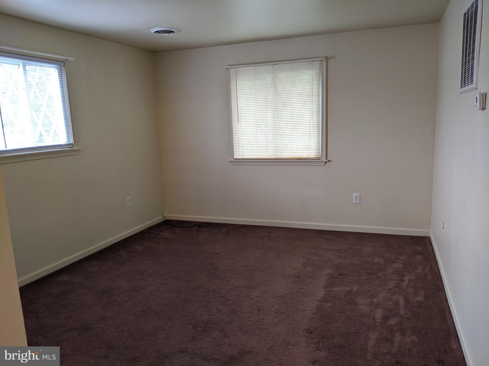 621 Fernhill Road Clearwater Beach, MD 21226 - Photo 8 of 27 Living Room-Upper