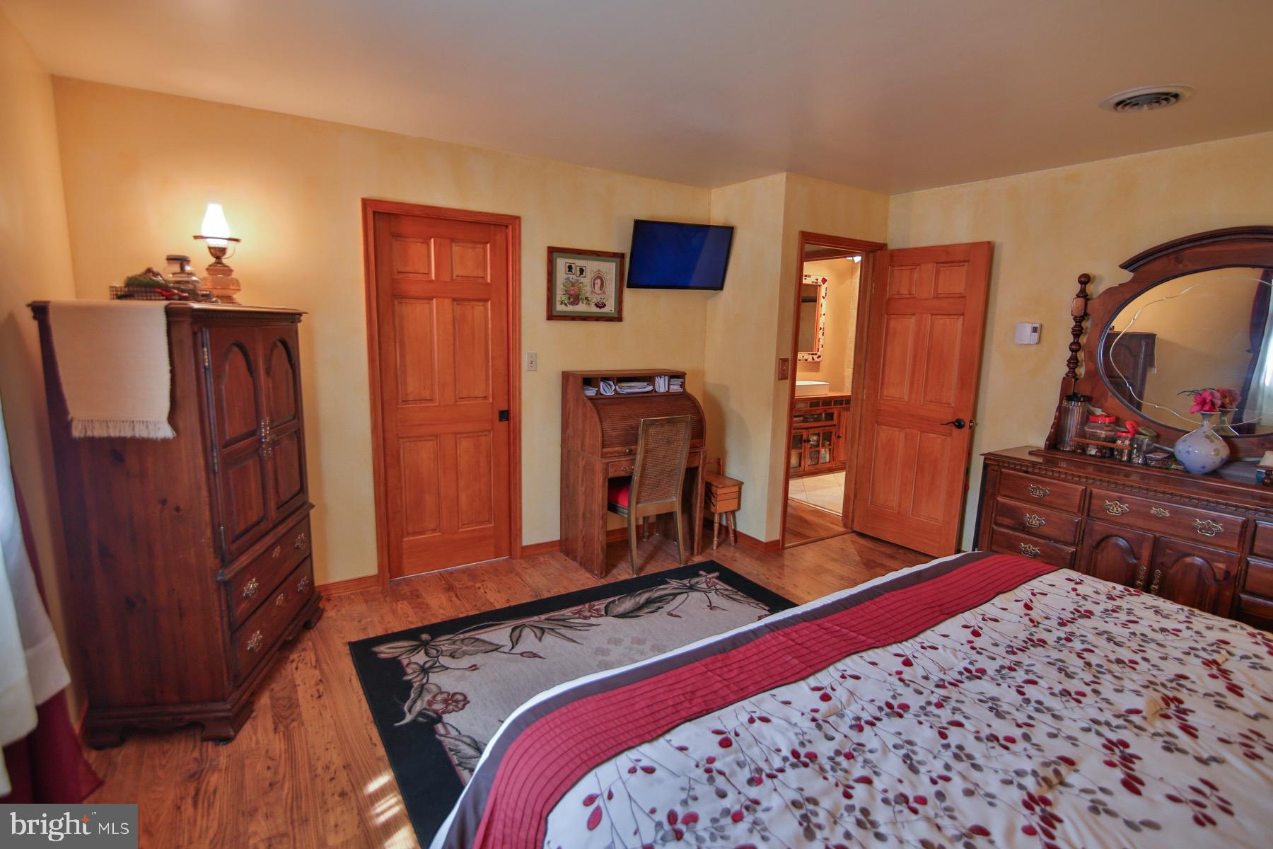 496 Georgetown Road Nazareth, PA 18064 - Photo 12 of 46
