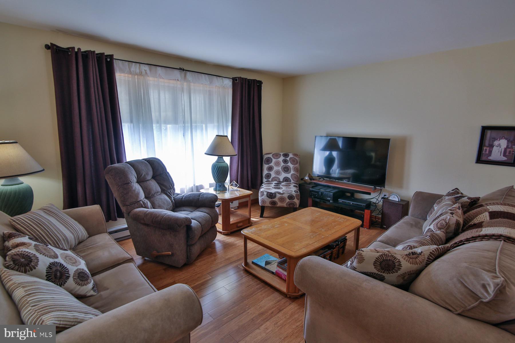496 Georgetown Road Nazareth, PA 18064 - Photo 5 of 46