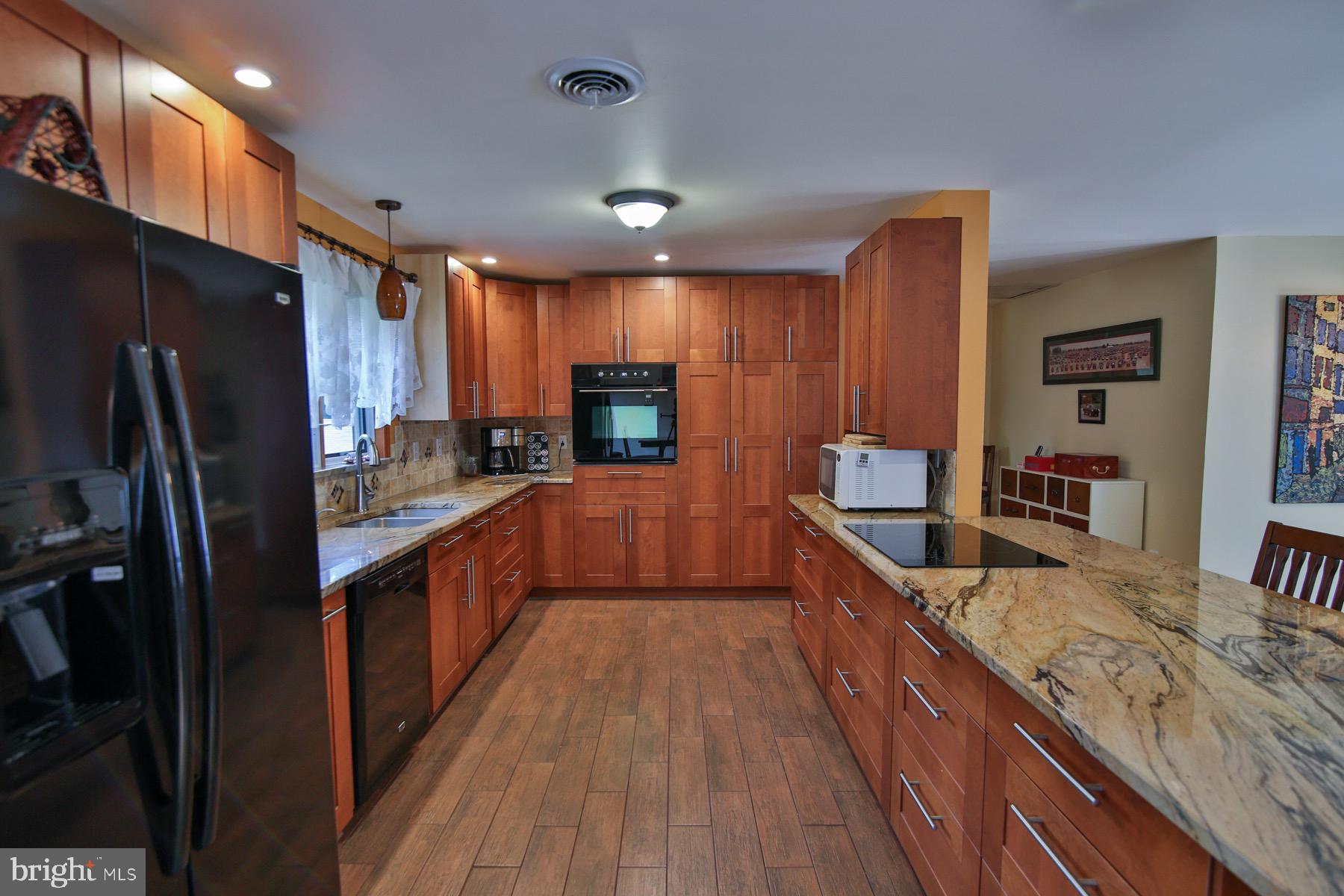 496 Georgetown Road Nazareth, PA 18064 - Photo 9 of 46