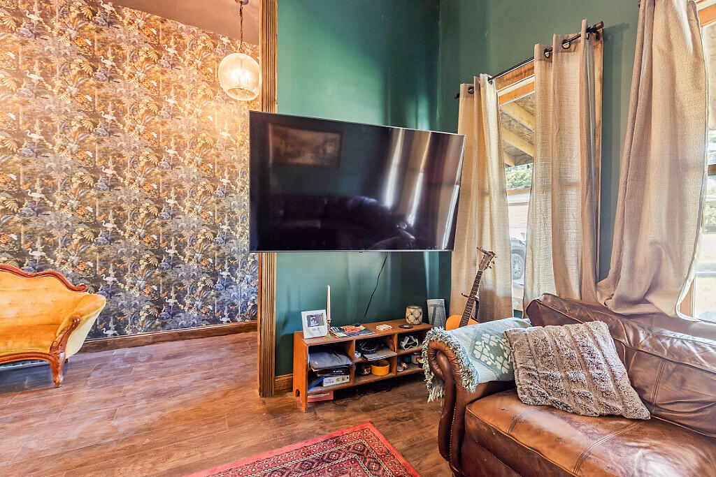 10 Maxim Street Madison, ME 04950 - Photo 16 of 51 20_BP5A0988_DxO_mls