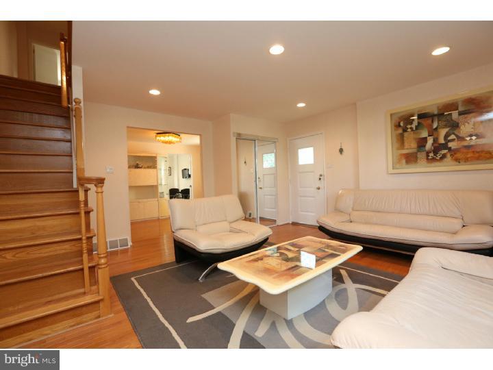 825 Selmer Road Philadelphia, PA 19116 - Photo 1 of 25 Living Room