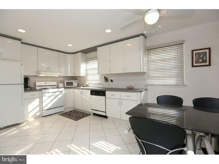 825 Selmer Road Philadelphia, PA 19116 - Photo 11 of 25 Kitchen