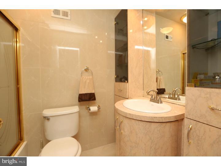 825 Selmer Road Philadelphia, PA 19116 - Photo 18 of 25 Bathroom