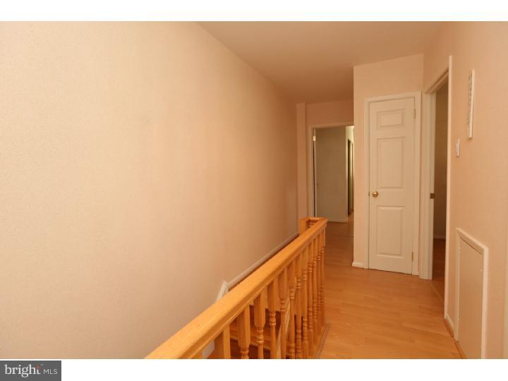 825 Selmer Road Philadelphia, PA 19116 - Photo 19 of 25 Hallway