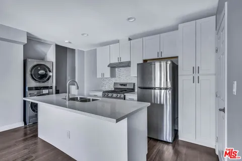 $1,849,000 | 7796 Skyhill Drive, Los Angeles, CA 90068