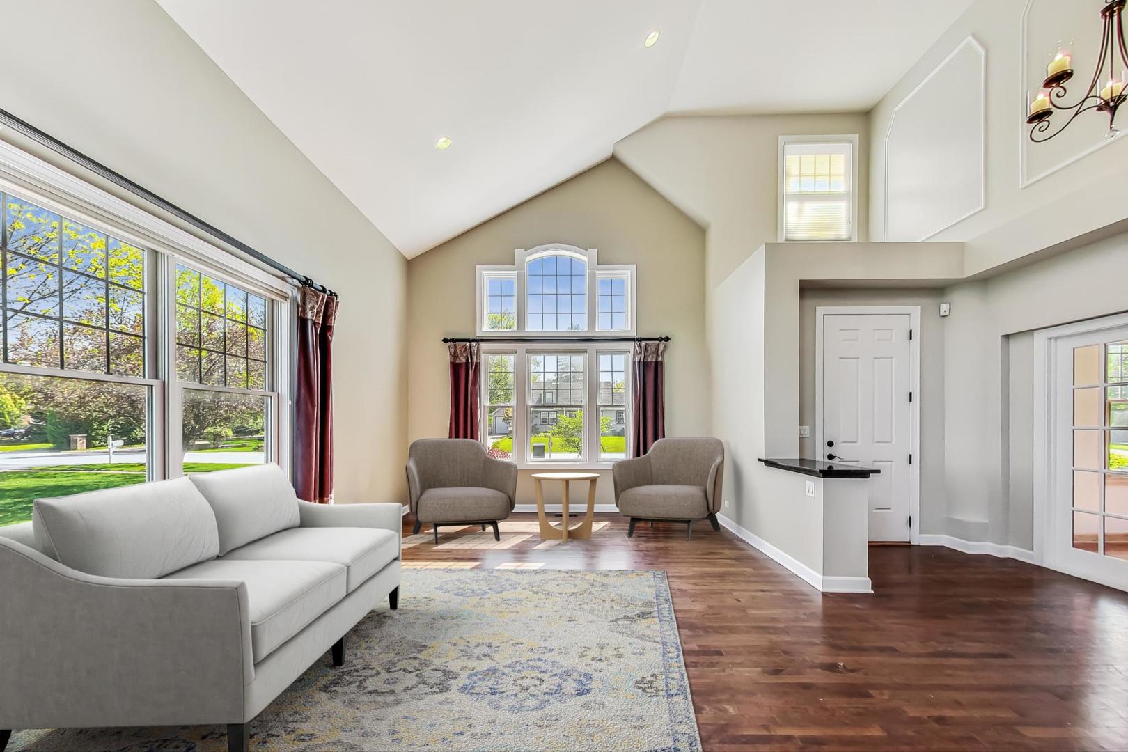 712 Pfingsten Road Glenview, IL 60025 - Photo 3 of 29 Gallery Image 3