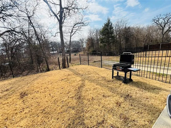 $2,700 | 4508 Hogan's Alley Drive, Arlington, TX 76001