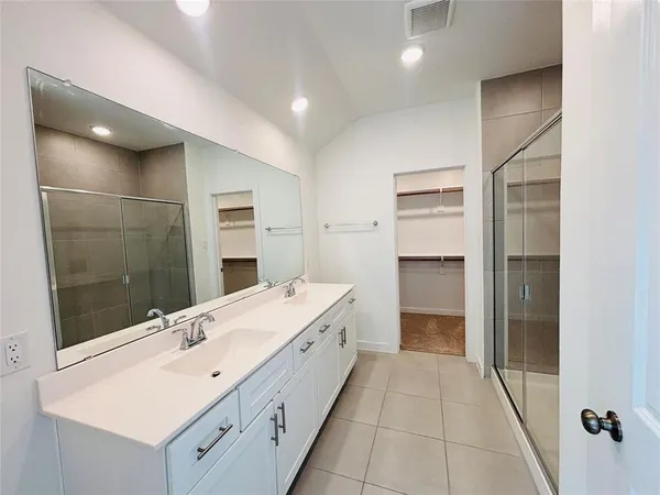 $2,700 | 4508 Hogan's Alley Drive, Arlington, TX 76001