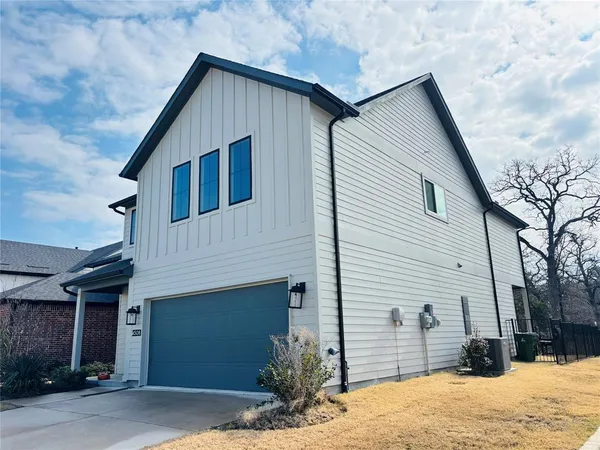 $2,700 | 4508 Hogan's Alley Drive, Arlington, TX 76001