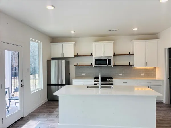 $2,700 | 4508 Hogan's Alley Drive, Arlington, TX 76001