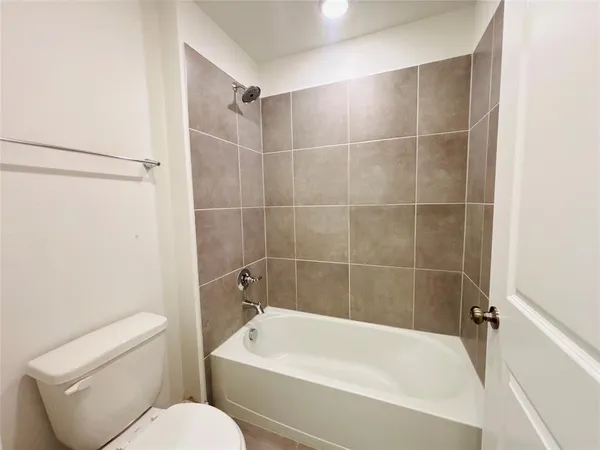 $2,700 | 4508 Hogan's Alley Drive, Arlington, TX 76001