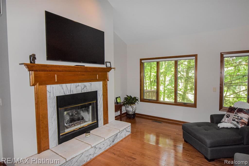 7976 Lee Road Brighton, MI 48116 - Photo 8 of 54