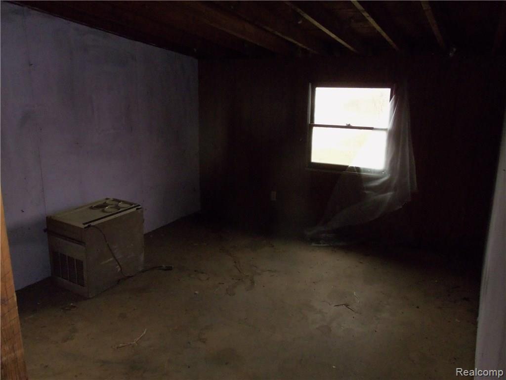 392 Harsen Road Lapeer, MI 48446 - Photo 9 of 14 100_2451.JPG