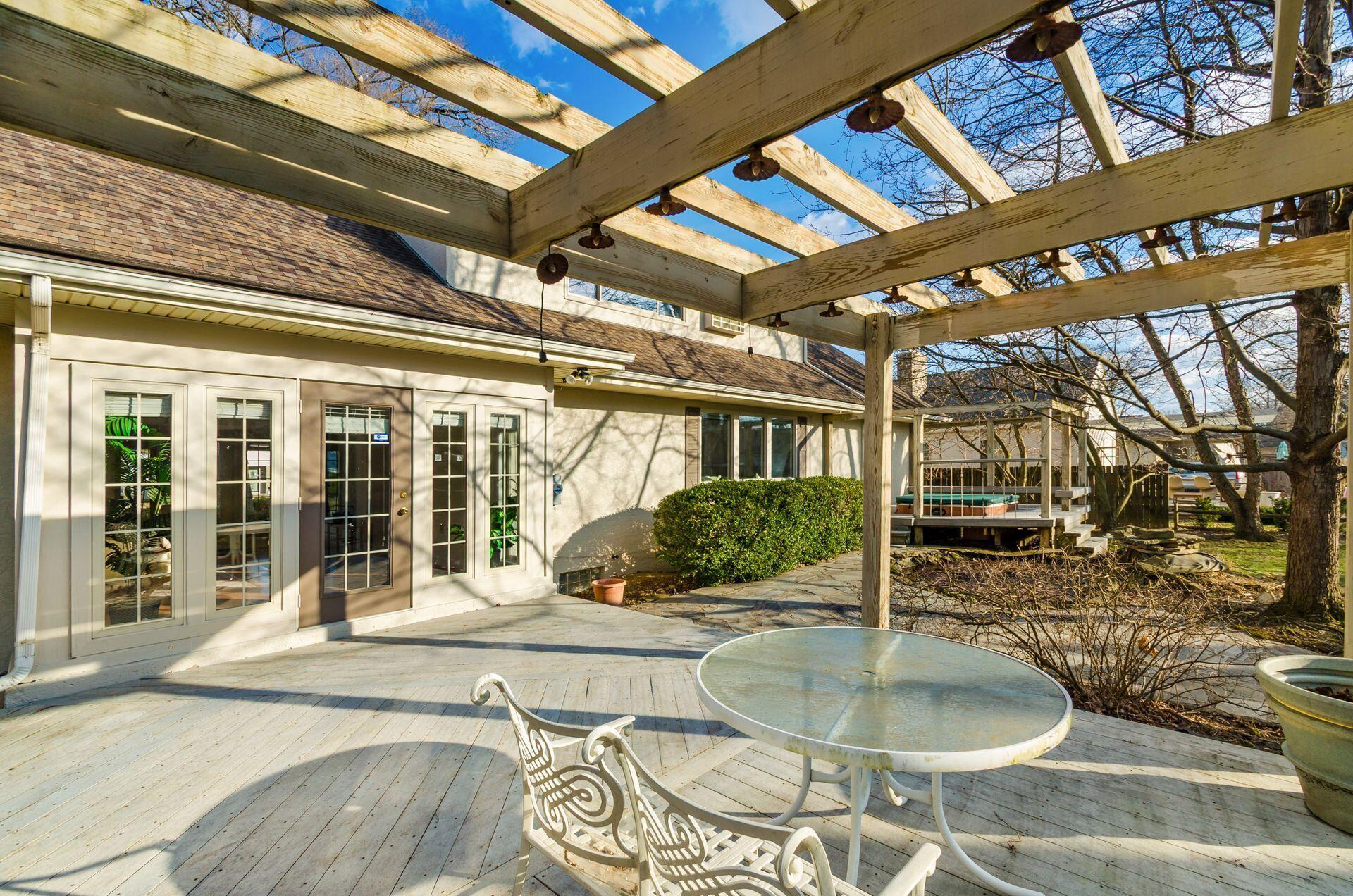 41 South Broadleigh Road Columbus, OH 43209 - Photo 44 of 50 Deck with Pergola!
