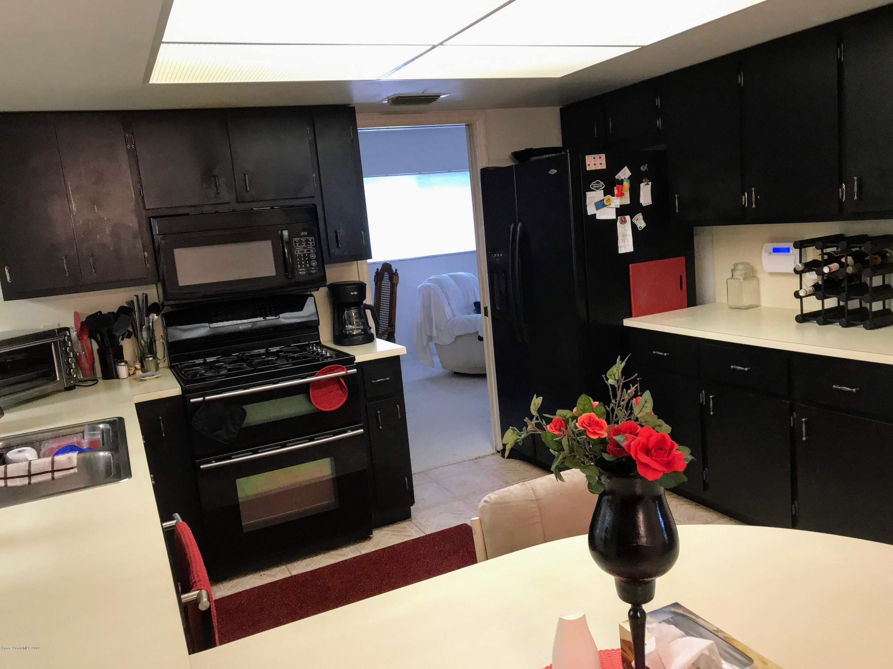 459 Coach Road Satellite Beach, FL 32937 - Photo 19 of 24 Kitchen