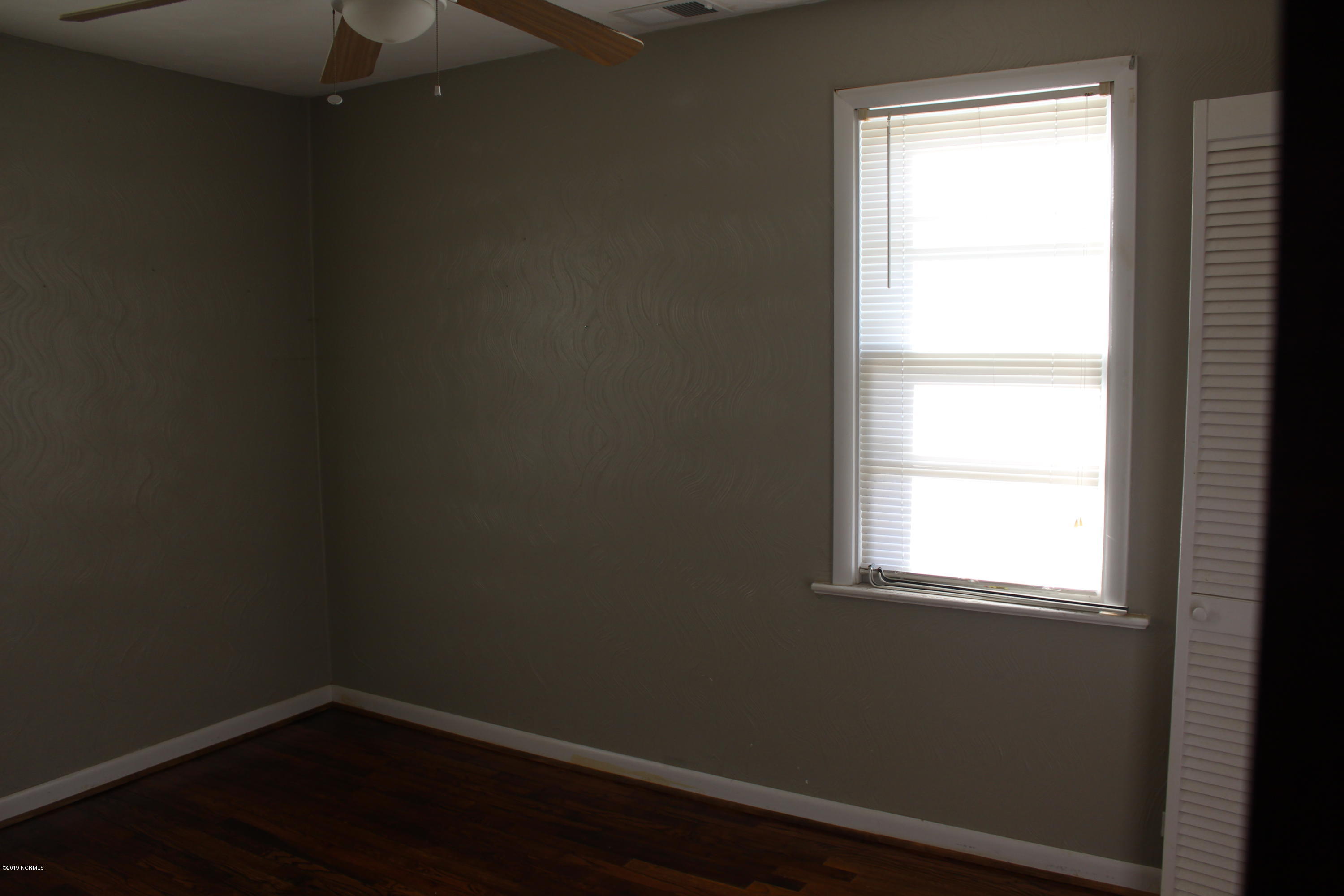 1329 Newport Loop Road Newport, NC 28570 - Photo 15 of 23 Bedroom 2