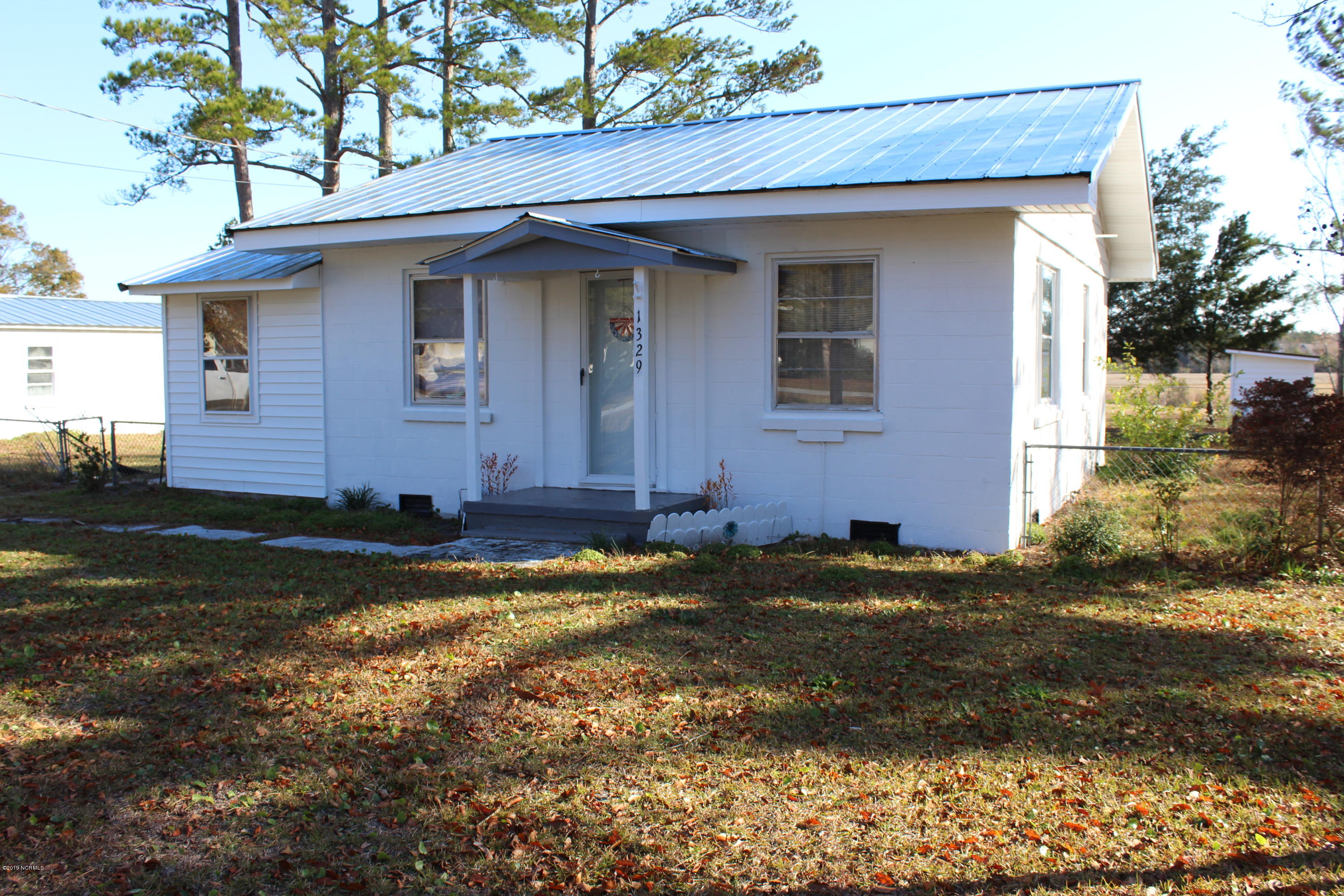 1329 Newport Loop Road Newport, NC 28570 - Photo 20 of 23 Front of House View 2