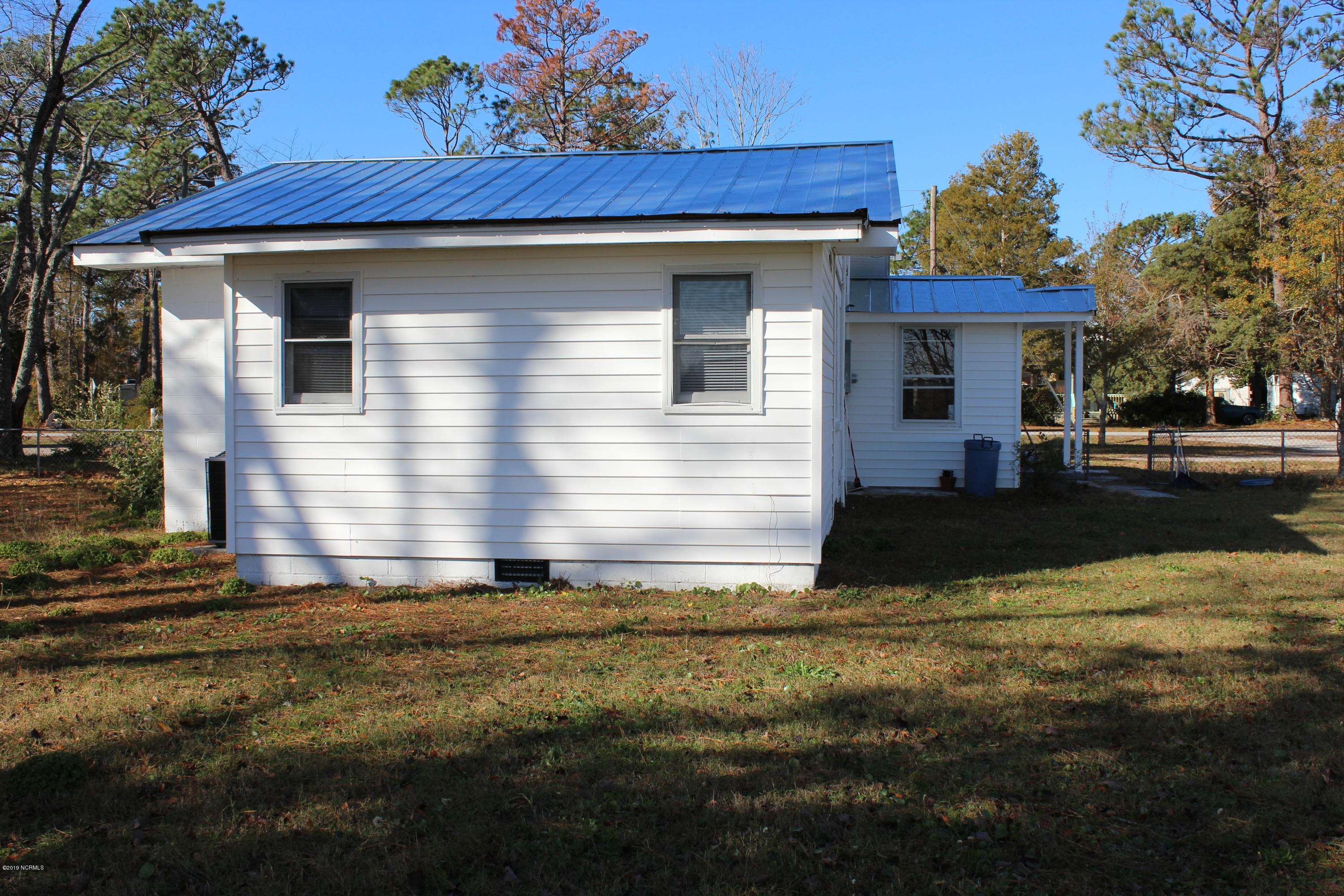 1329 Newport Loop Road Newport, NC 28570 - Photo 21 of 23 Rear of House