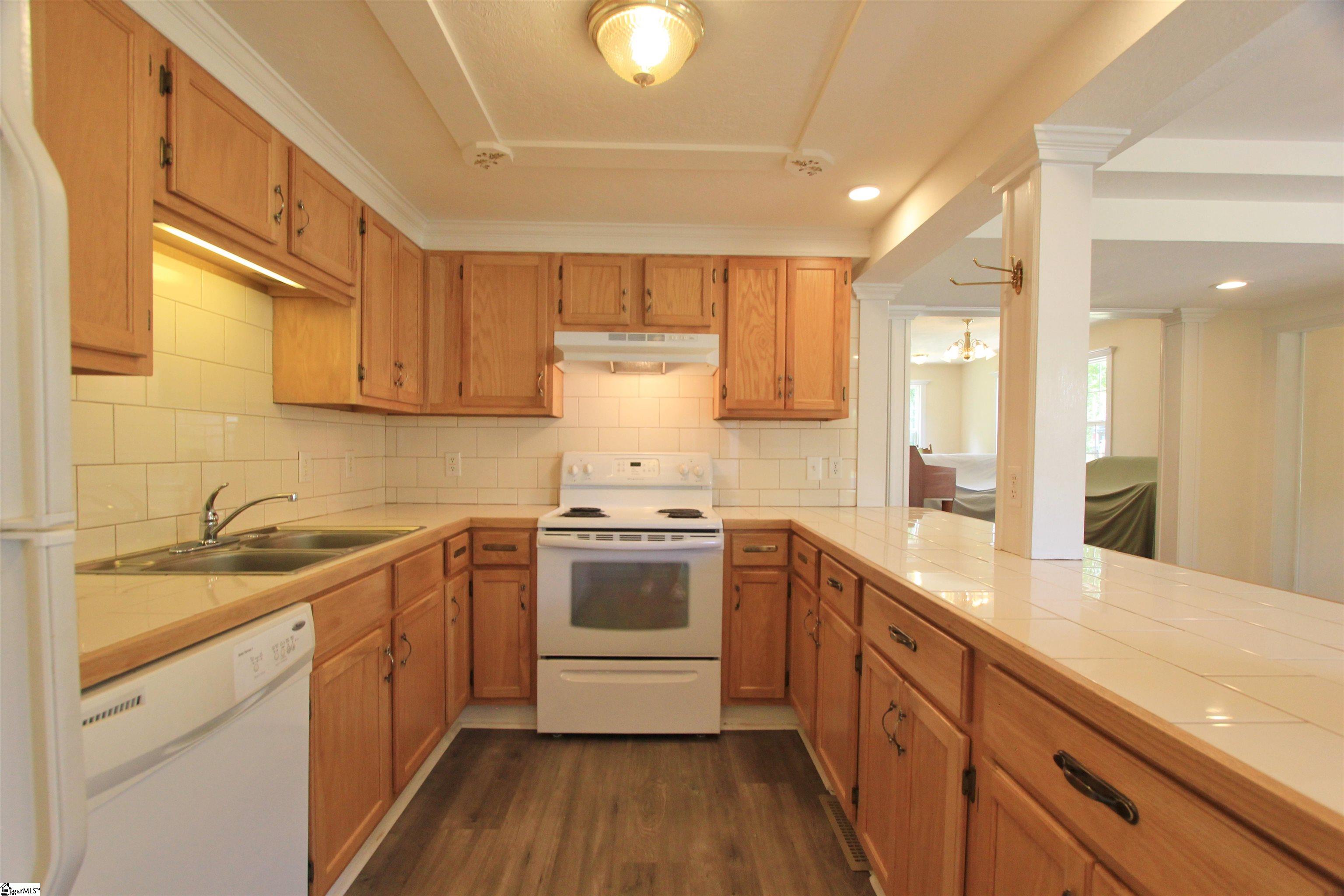 713 Johnson Road Easley, SC 29642 - Photo 13 of 36 Gallery Image 13