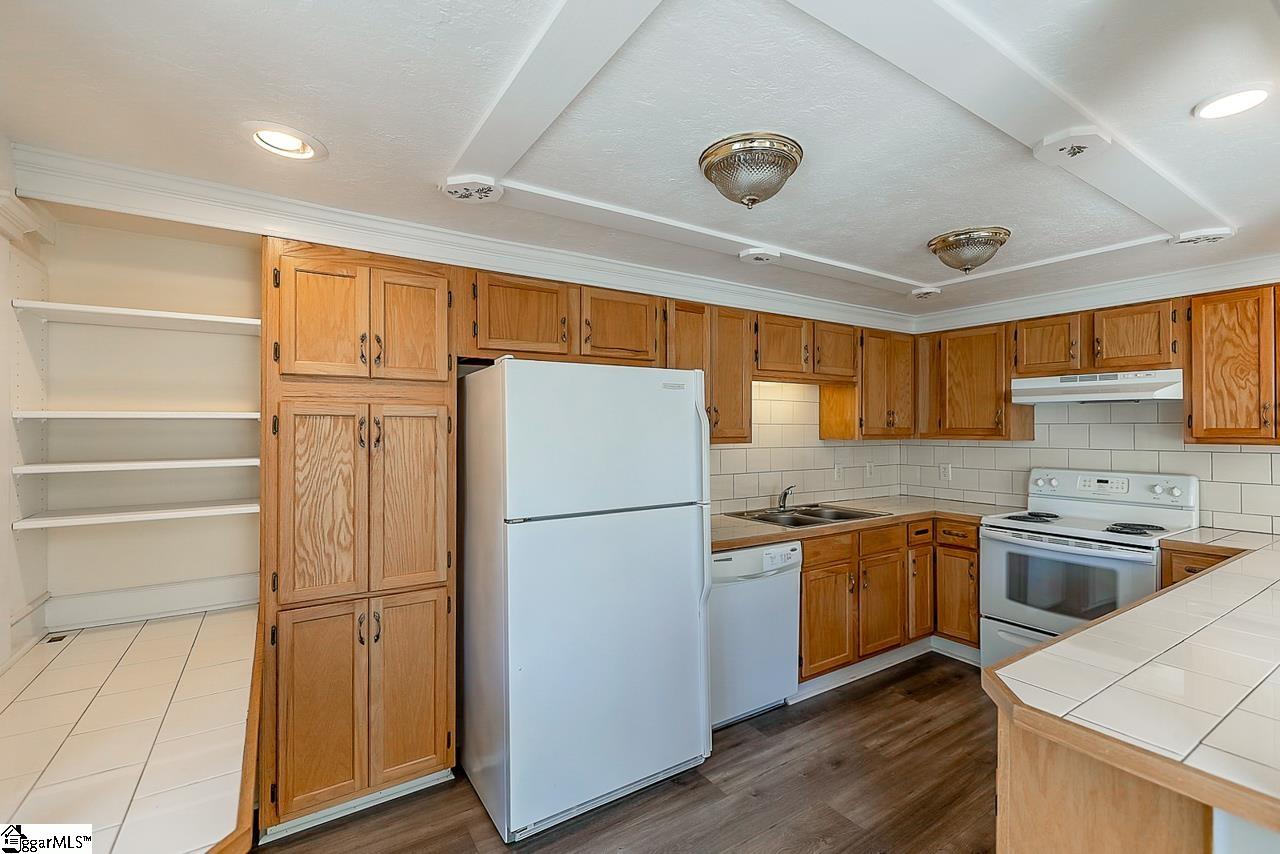 713 Johnson Road Easley, SC 29642 - Photo 10 of 36 Gallery Image 10