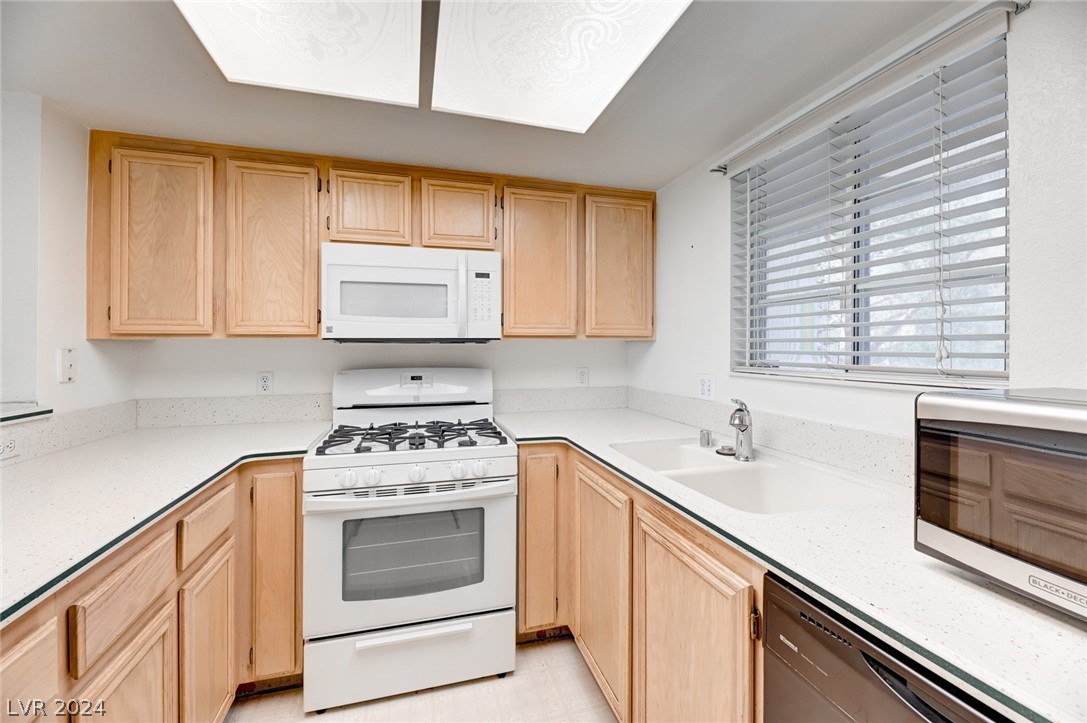 1908 Rio Canyon Court, Unit 202 Las Vegas, NV 89128 - Photo 8 of 29