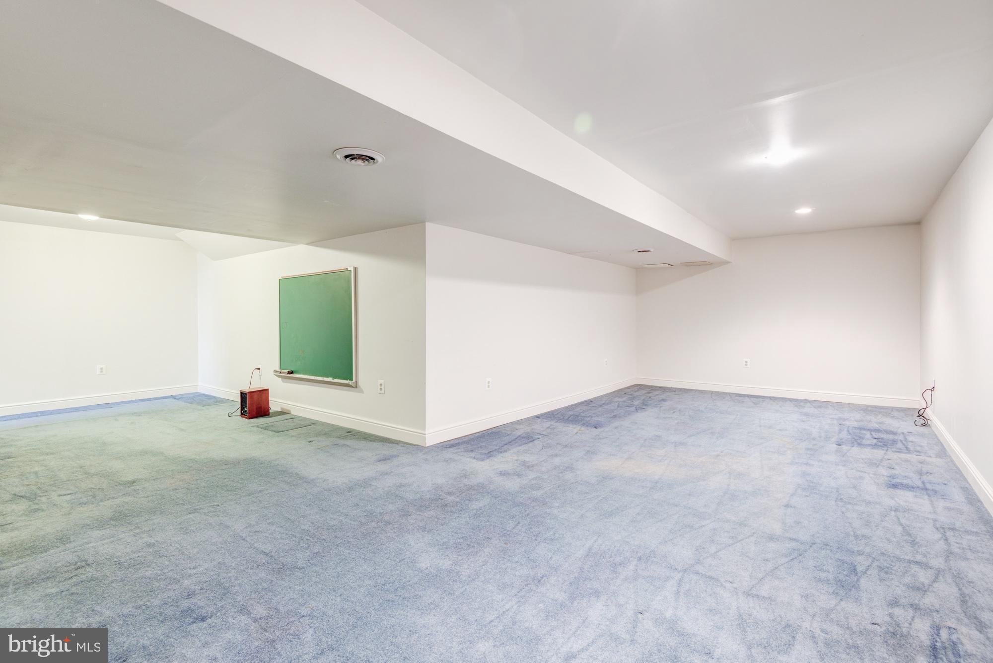 21 Oakview Drive Newark, DE 19702 - Photo 54 of 65