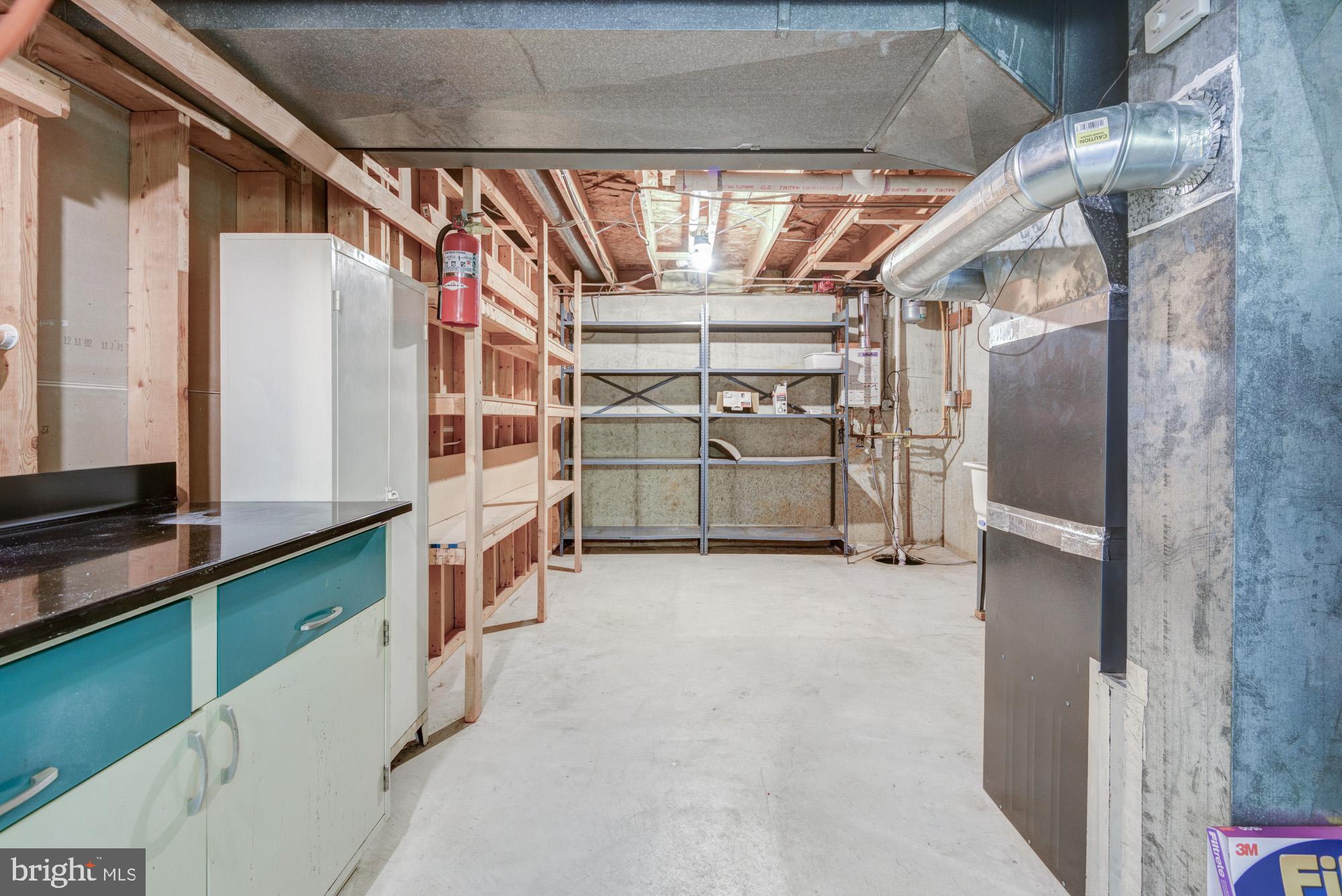 21 Oakview Drive Newark, DE 19702 - Photo 58 of 65 a view of an empty room with a kitchen