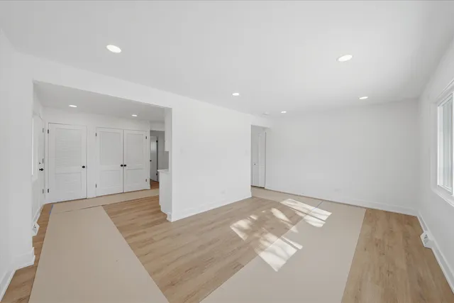 $2,500 | 5220 State Road, Burbank, IL 60459