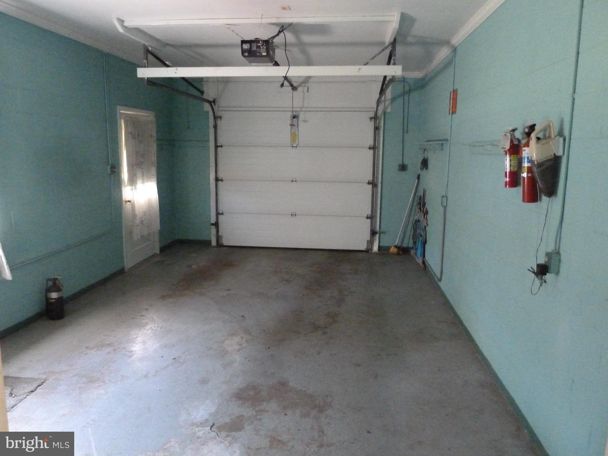 18506 Lappans Road Boonsboro, MD 21713 - Photo 19 of 21 Garage