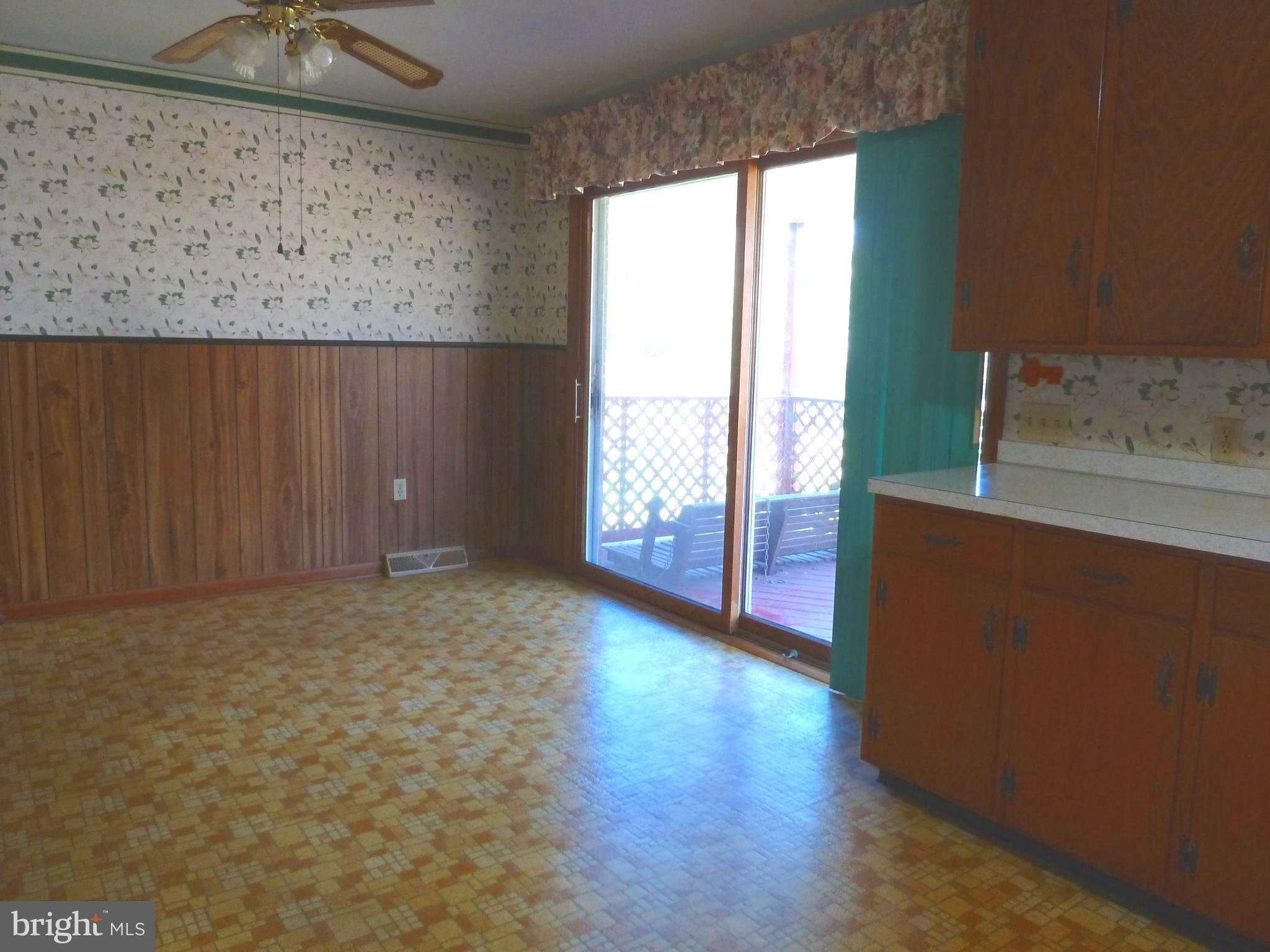 18506 Lappans Road Boonsboro, MD 21713 - Photo 5 of 21 Dining Area