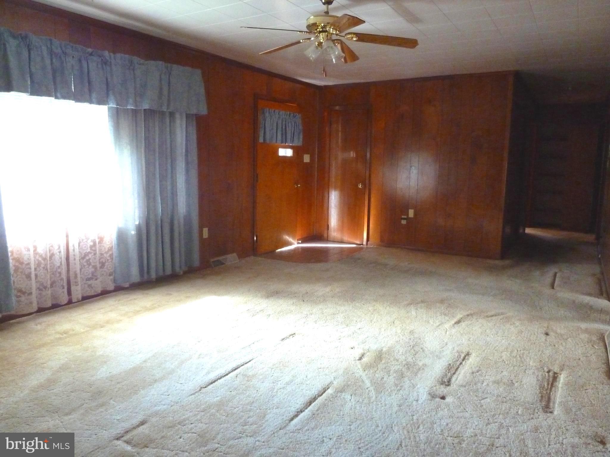 18506 Lappans Road Boonsboro, MD 21713 - Photo 6 of 21 Living Room