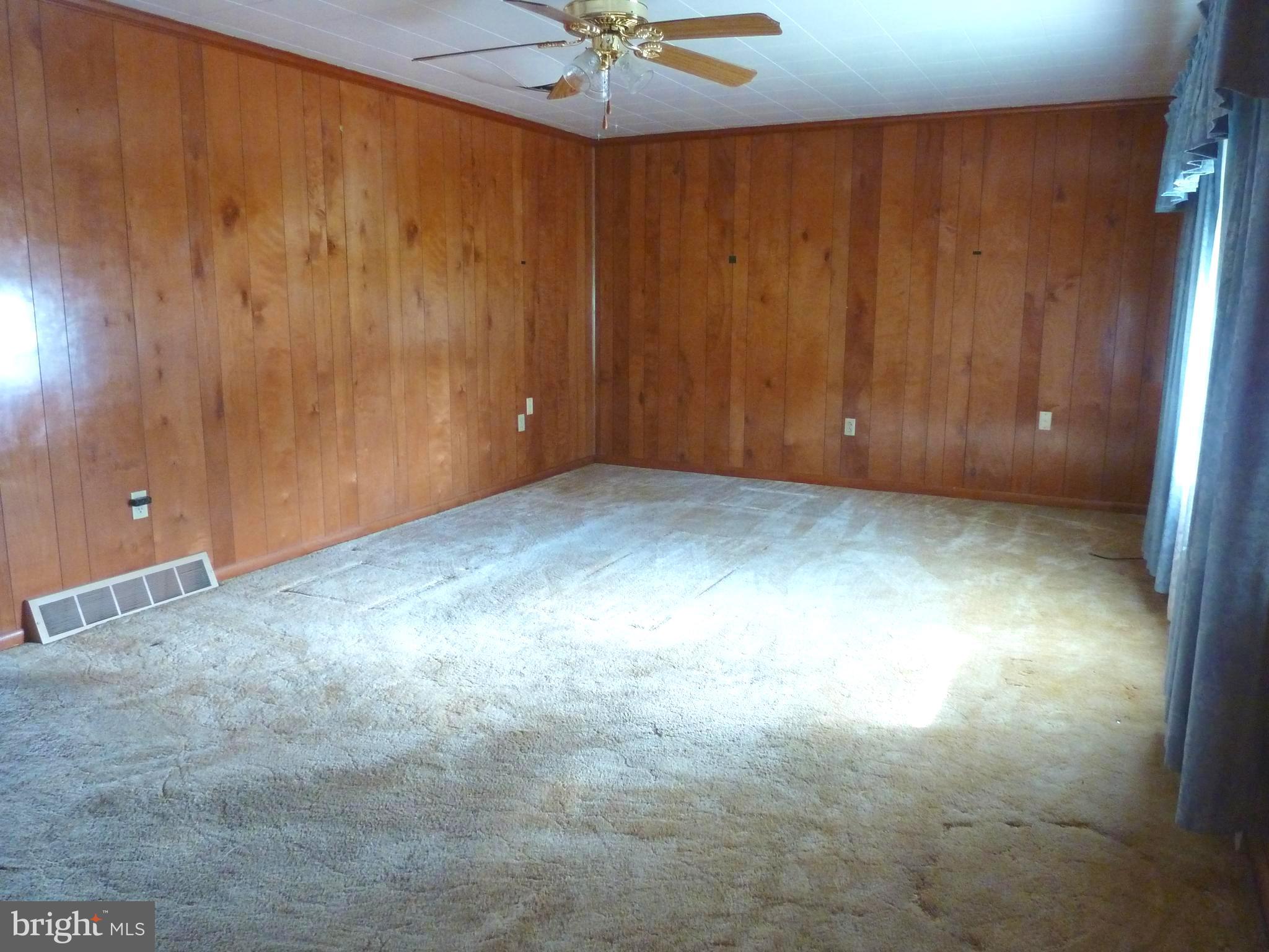 18506 Lappans Road Boonsboro, MD 21713 - Photo 7 of 21 Living Room