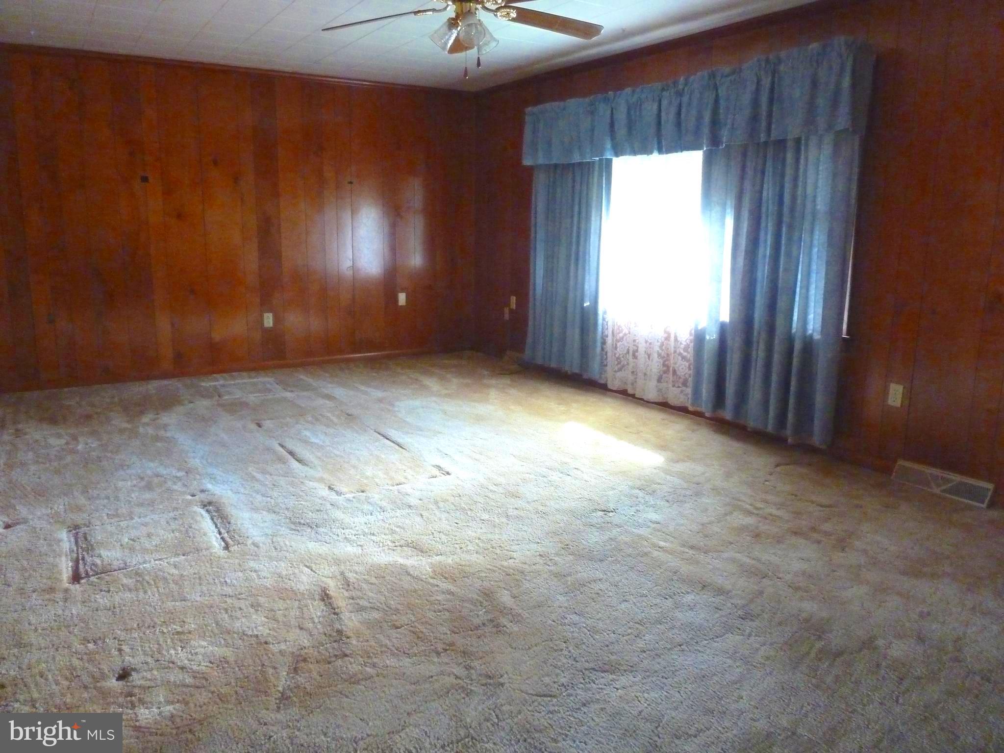 18506 Lappans Road Boonsboro, MD 21713 - Photo 8 of 21 Living Room